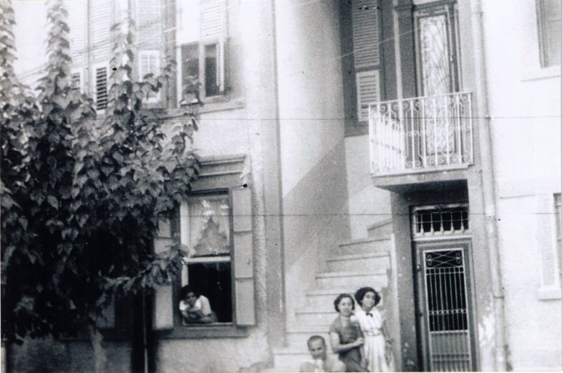 Οικία Παν. Πούλου στη Σμύρνη το έτος 1954